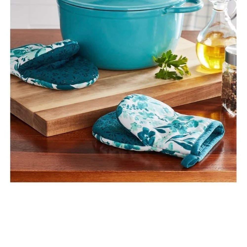 The Pioneer Woman Painterly Floral 2-Piece Mini Mitt Set